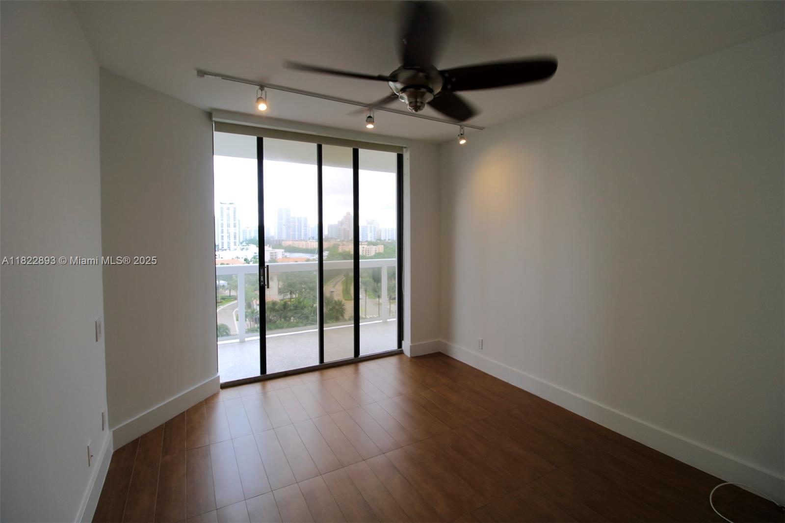 Photo of 20185 Country Club Dr  #1105, Aventura, Florida, 33180 - 