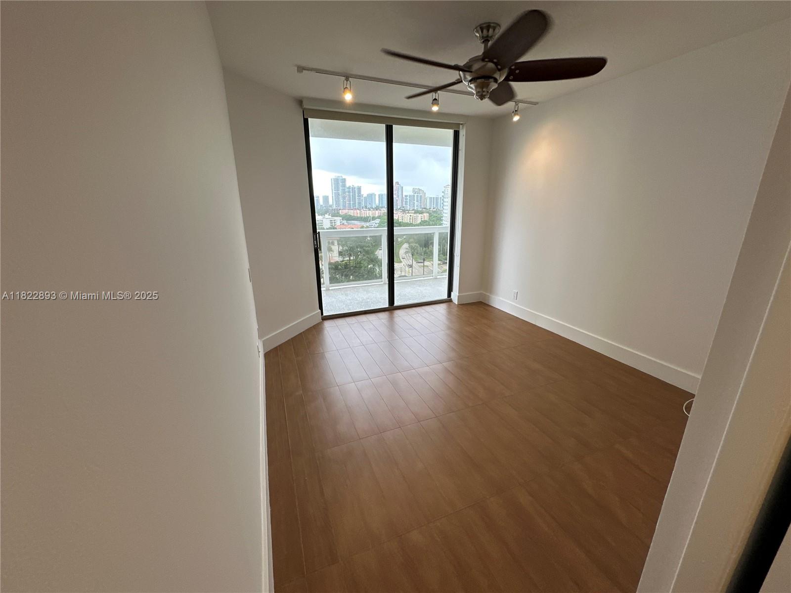 Photo of 20185 Country Club Dr  #1105, Aventura, Florida, 33180 - 