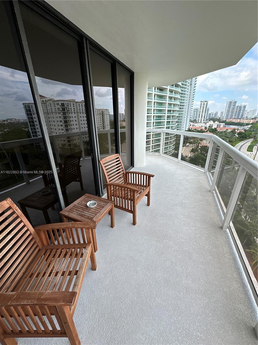 Photo of 20185 Country Club Dr  #1105, Aventura, Florida, 33180 - 