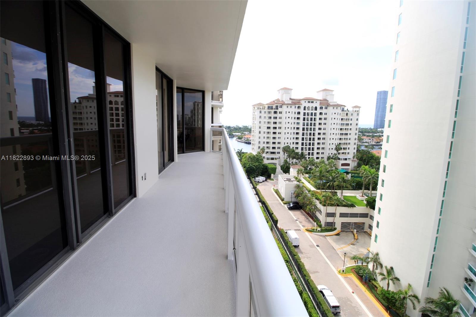 Photo of 20185 Country Club Dr  #1105, Aventura, Florida, 33180 - 