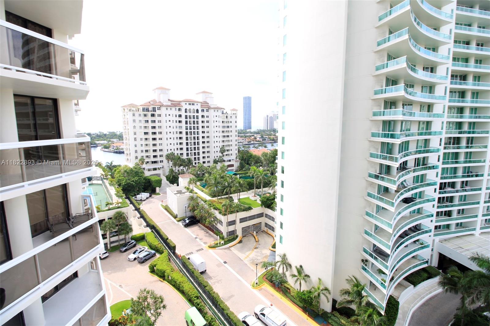 Photo of 20185 Country Club Dr  #1105, Aventura, Florida, 33180 - 