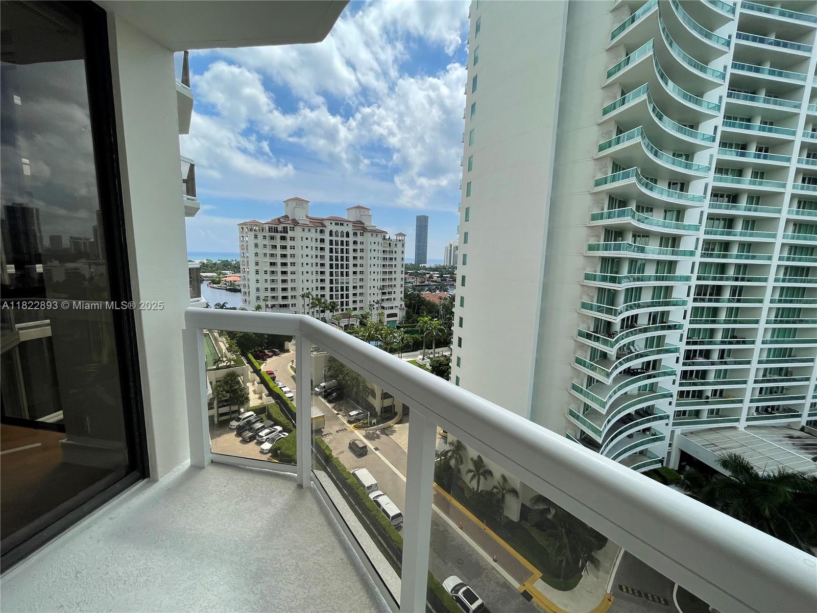 Photo of 20185 Country Club Dr  #1105, Aventura, Florida, 33180 - 