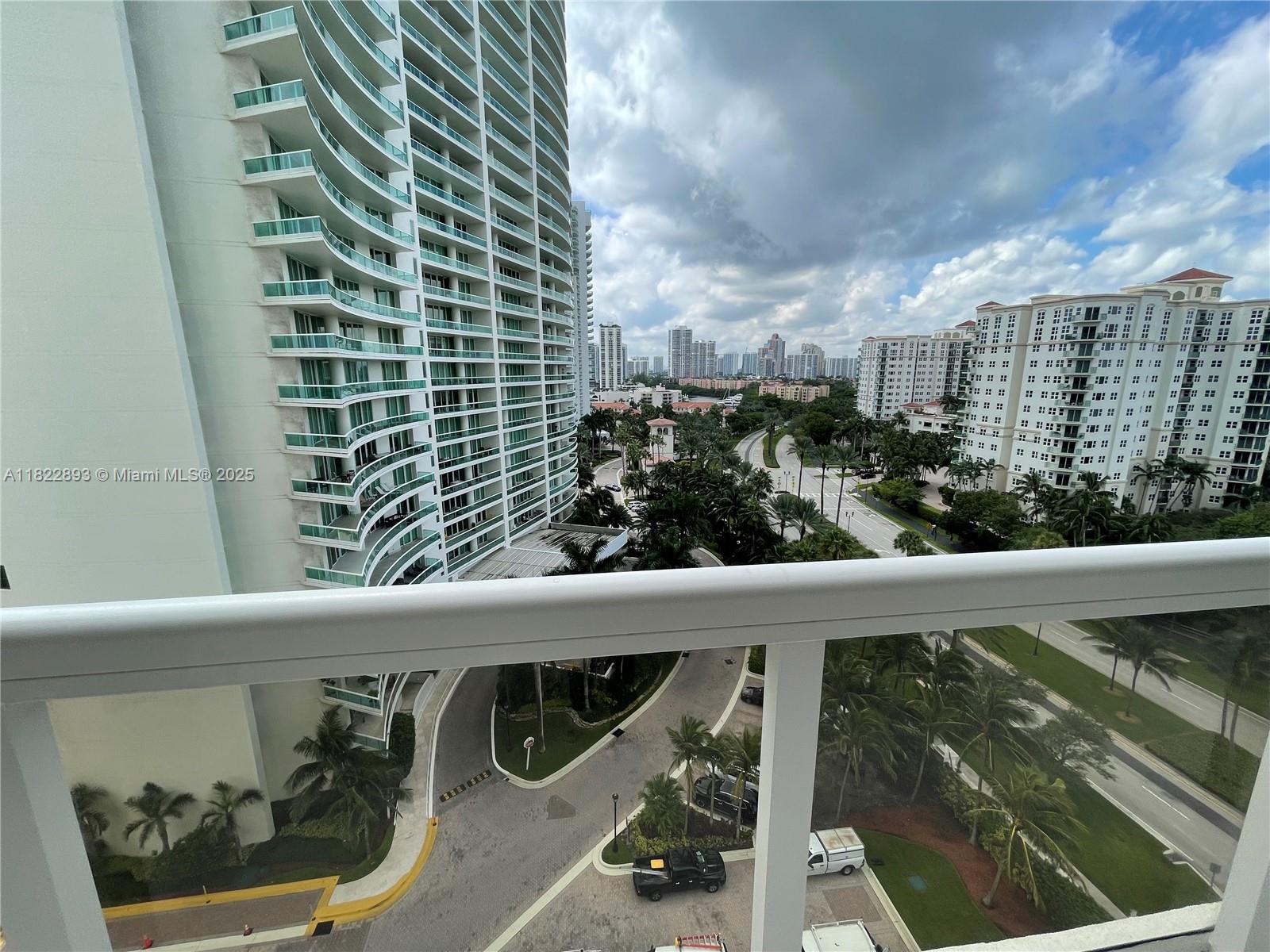 Photo of 20185 Country Club Dr  #1105, Aventura, Florida, 33180 - 