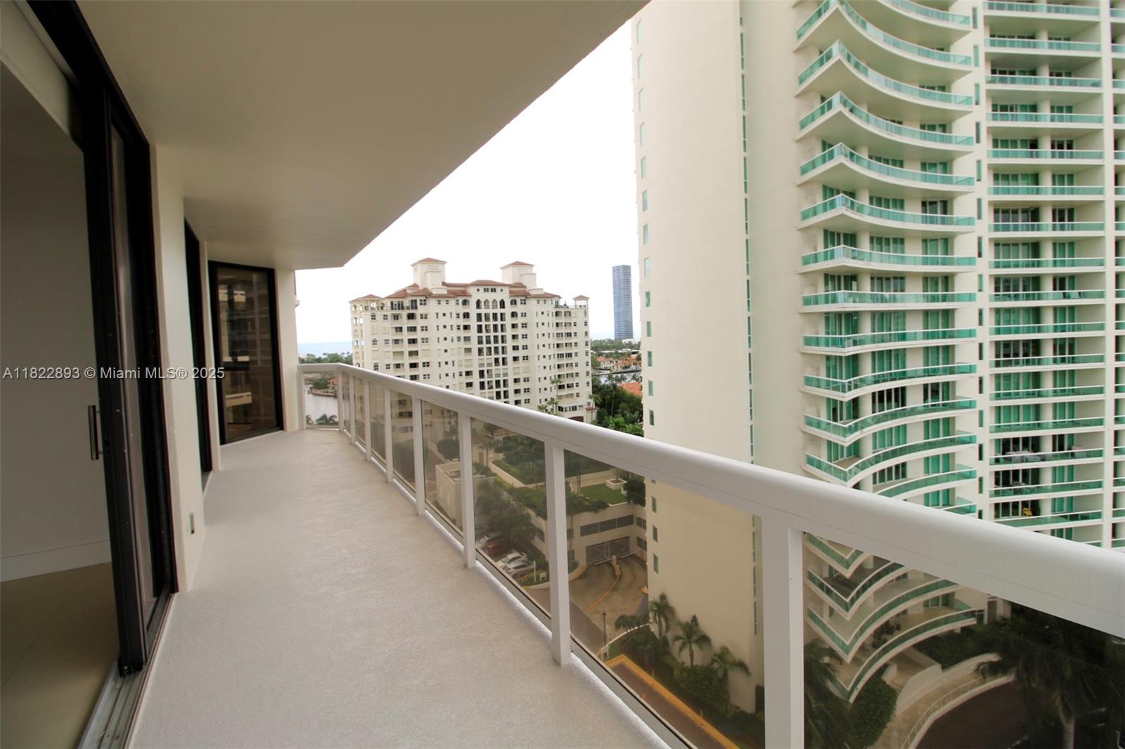 Photo of 20185 Country Club Dr  #1105, Aventura, Florida, 33180 - 