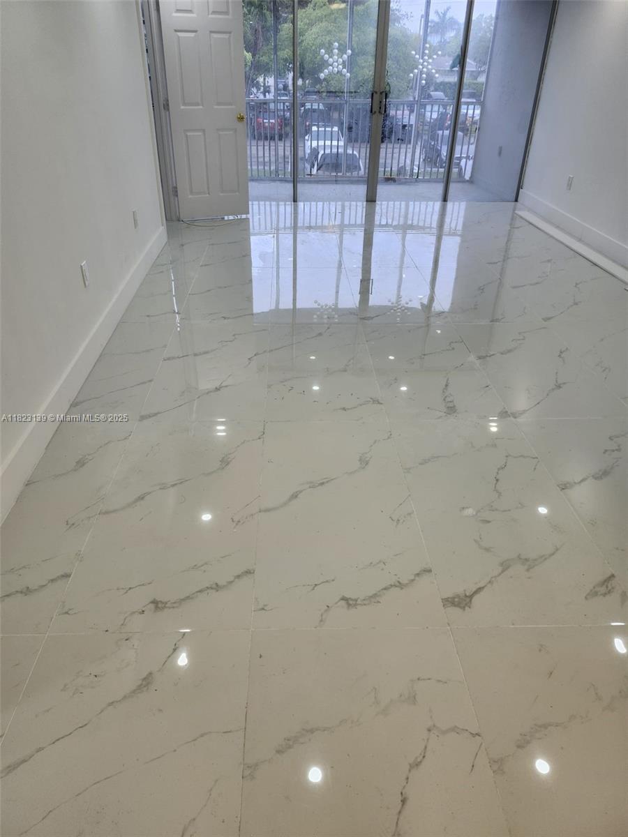 204-2 1 / 2 1036 sq. ft. $ 2025-06-16 0 Photo