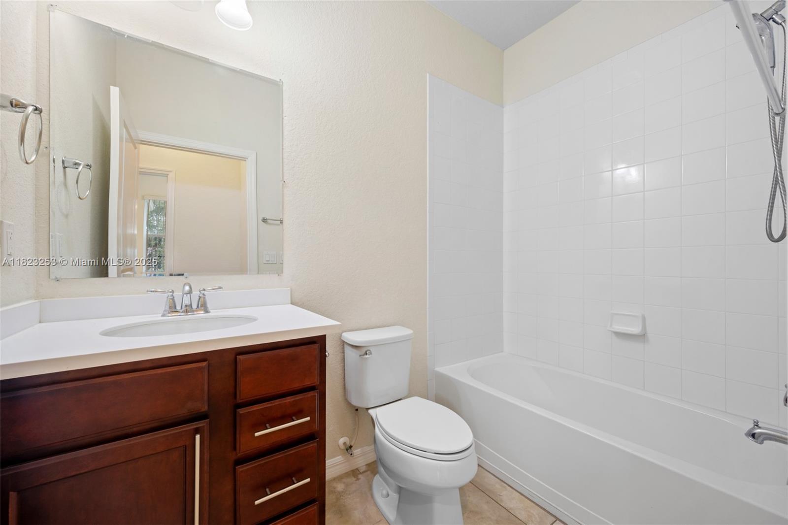 See details 4255 4 / 3 2164 sq. ft. $ 2025-08-13 0 Photo