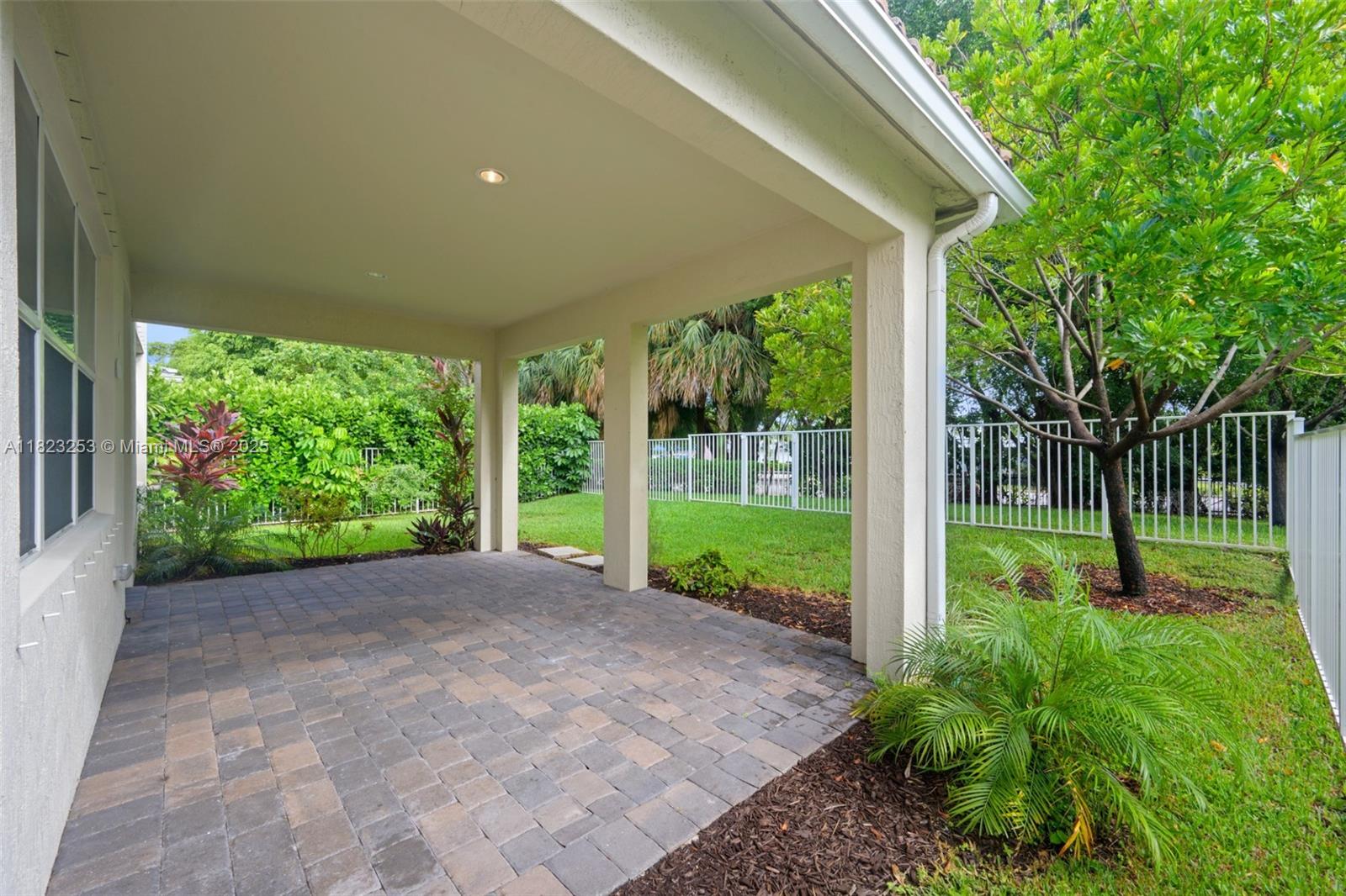 See details 4255 4 / 3 2164 sq. ft. $ 2025-08-13 0 Photo