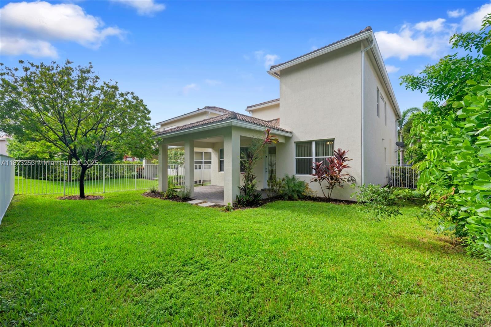 See details 4255 4 / 3 2164 sq. ft. $ 2025-08-13 0 Photo