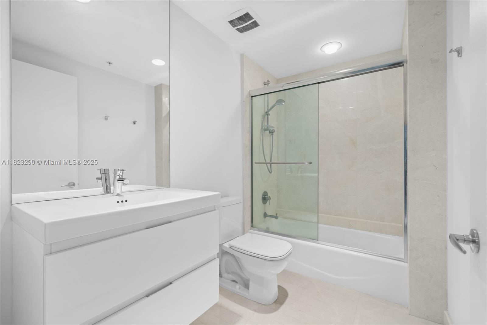 Photo of 17301 Biscayne Blvd  #1704, North Miami Beach, Florida, 33160 - 