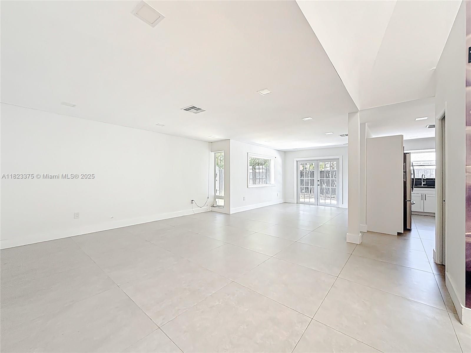 See details 4996 5 / 3 2402 sq. ft. $ 2025-08-22 0 Photo