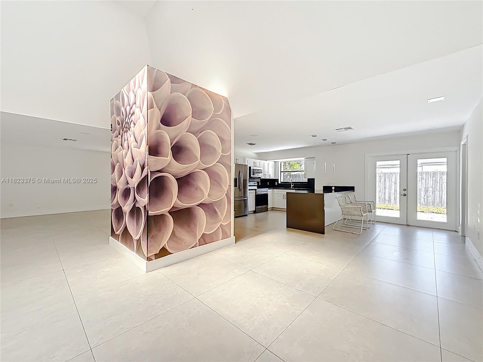 See details 4996 5 / 3 2402 sq. ft. $ 2025-08-22 0 Photo
