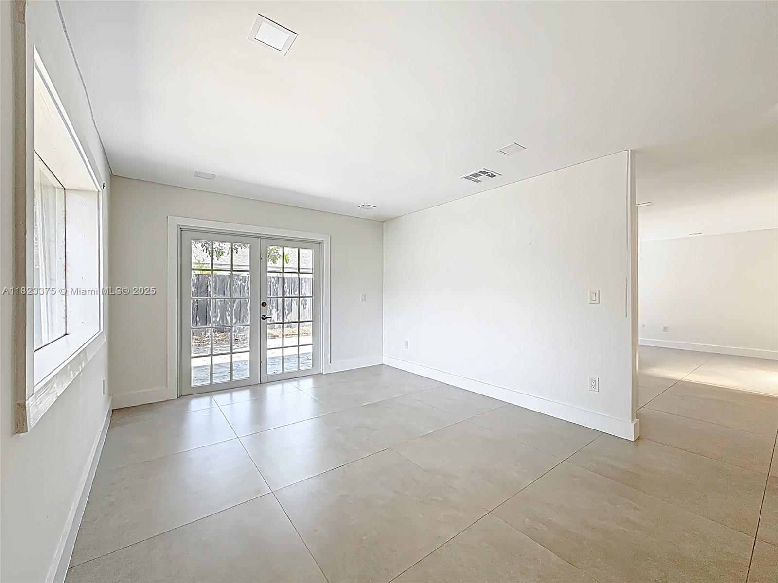 See details 4996 5 / 3 2402 sq. ft. $ 2025-08-22 0 Photo