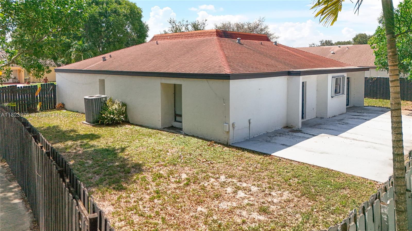 See details 4996 5 / 3 2402 sq. ft. $ 2025-08-22 0 Photo