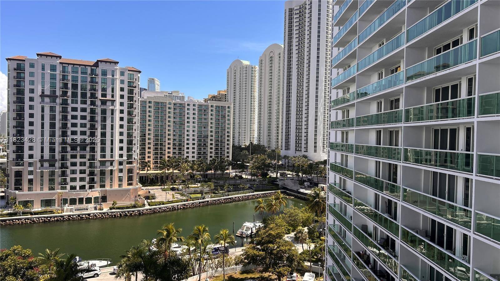See details 1030 1 / 2 991 sq. ft. $ 2025-06-16 0 Photo