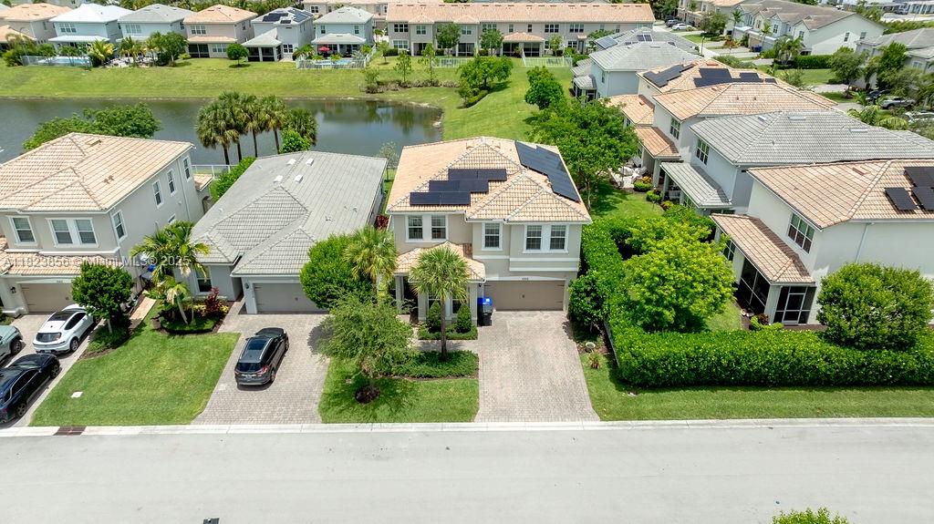 See details 1595 5 / 4 2501 sq. ft. $ 2025-06-17 0 Photo