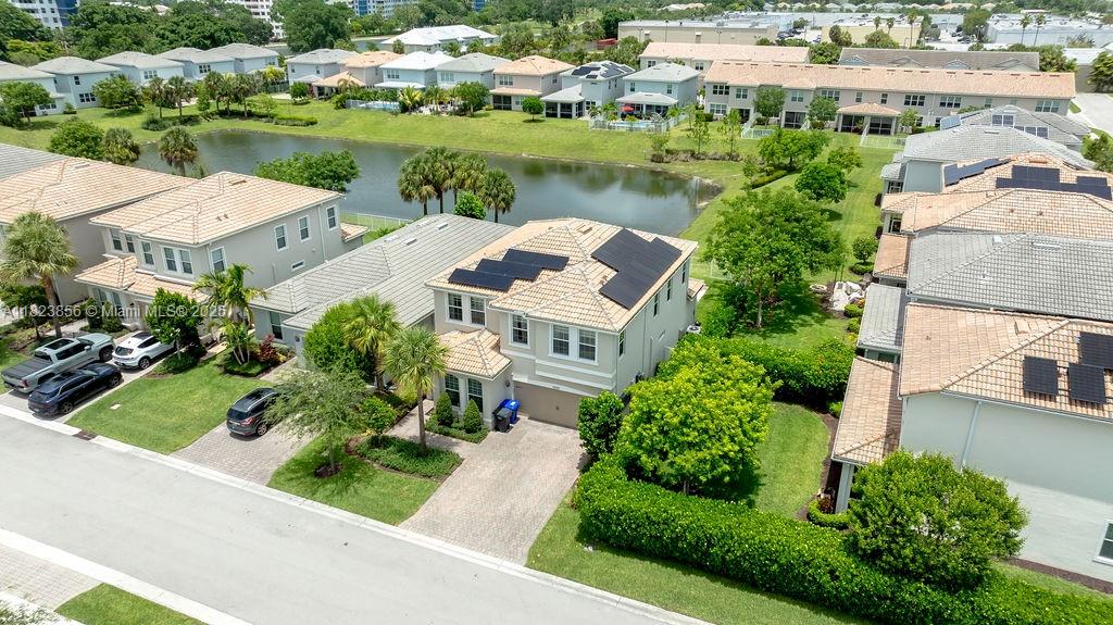 See details 1595 5 / 4 2501 sq. ft. $ 2025-06-17 0 Photo