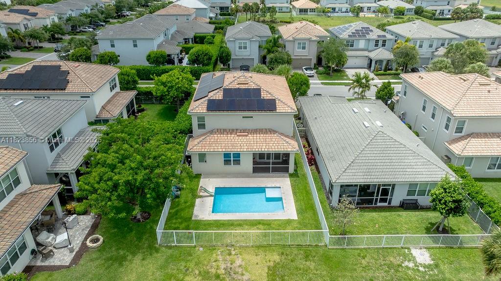 See details 1595 5 / 4 2501 sq. ft. $ 2025-06-17 0 Photo