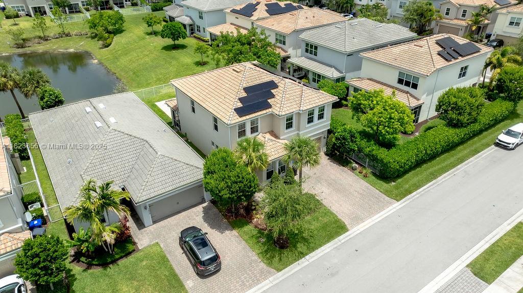 See details 1595 5 / 4 2501 sq. ft. $ 2025-06-17 0 Photo