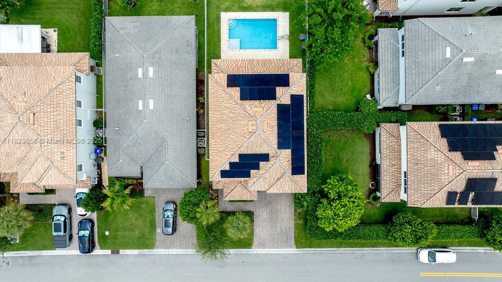 See details 1595 5 / 4 2501 sq. ft. $ 2025-06-17 0 Photo