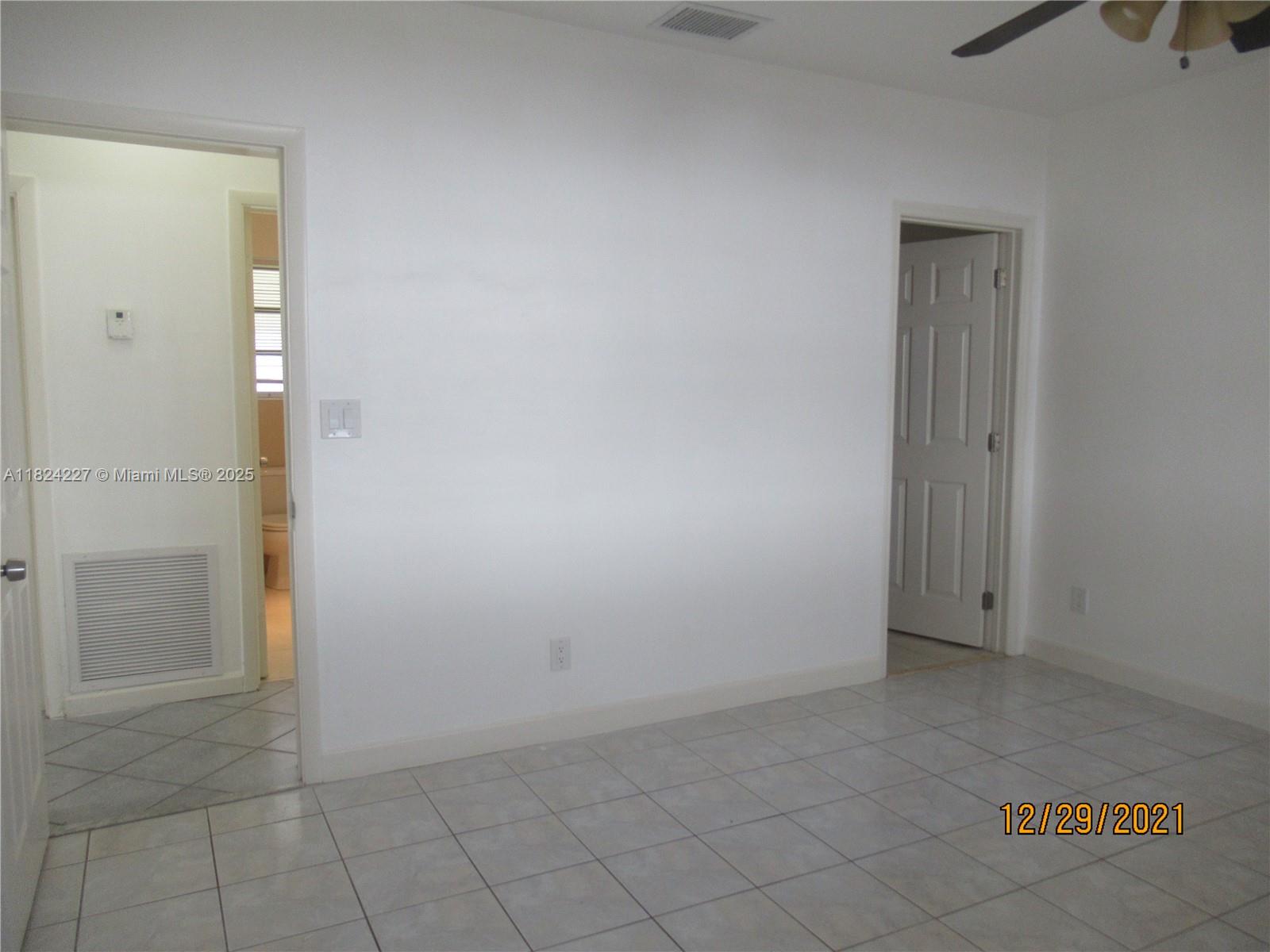 See details / 2963 sq. ft. $ 2025-06-17 0 Photo