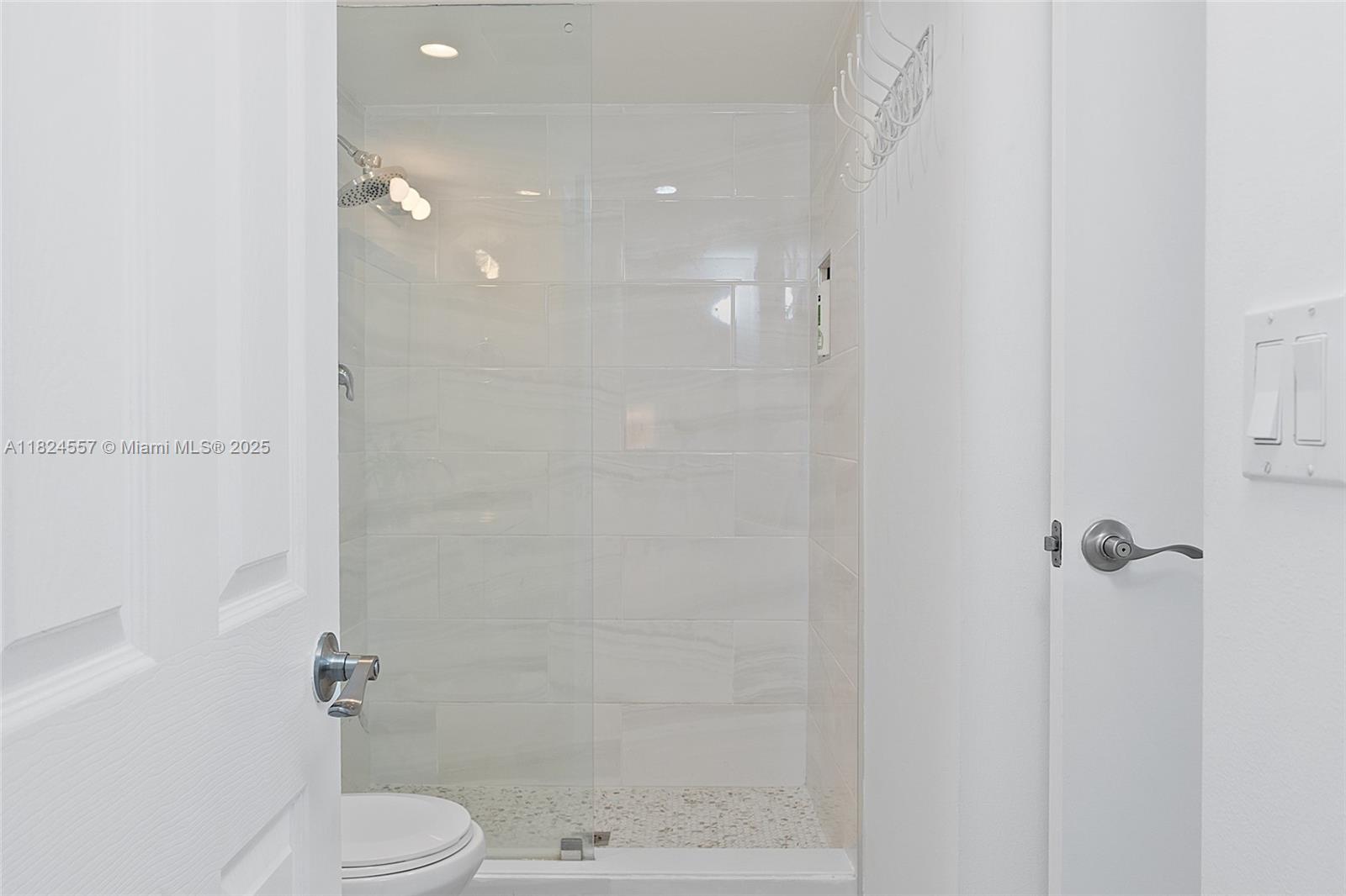 Photo of 20301 Country Club Dr  #728, Aventura, Florida, 33180 - 