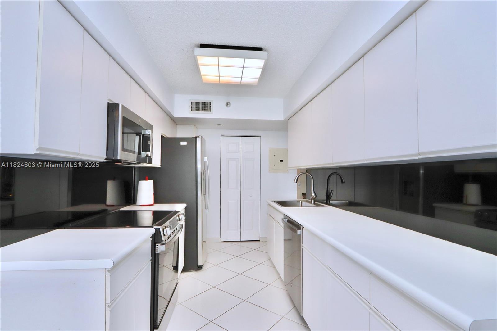 Photo of 3530 Mystic Pointe Dr  #506, Aventura, Florida, 33180 - 