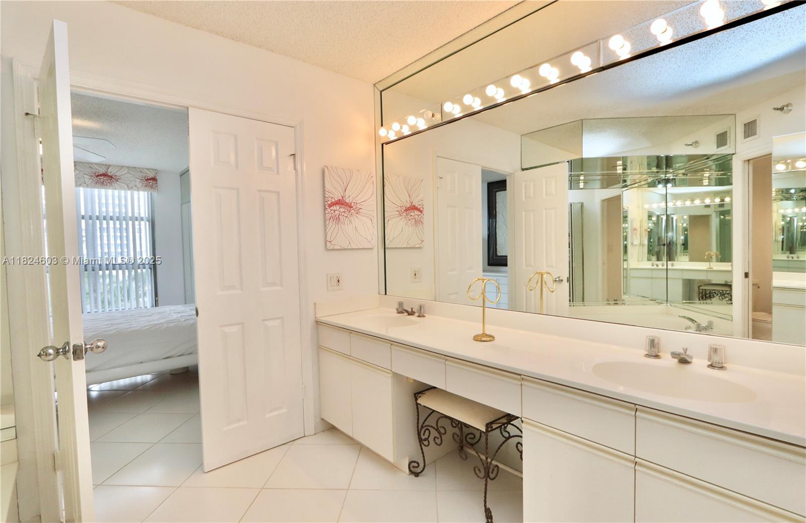 Photo of 3530 Mystic Pointe Dr  #506, Aventura, Florida, 33180 - 