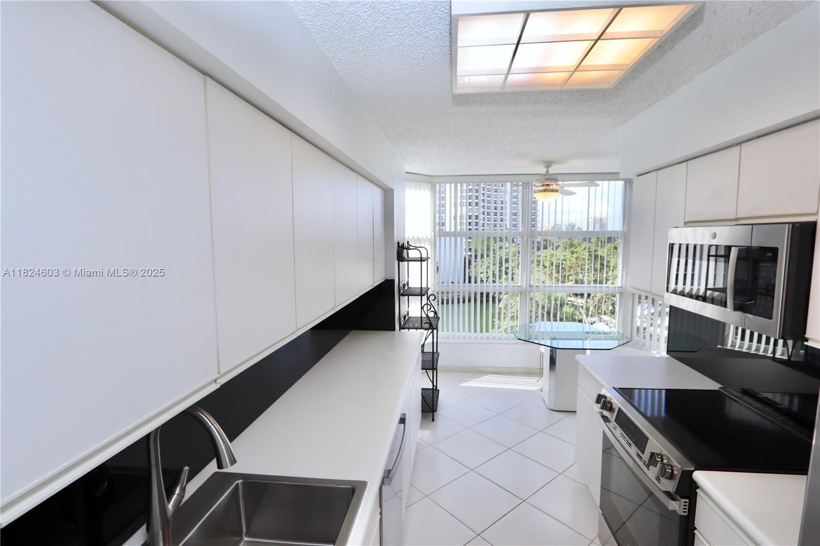 Photo of 3530 Mystic Pointe Dr  #506, Aventura, Florida, 33180 - 