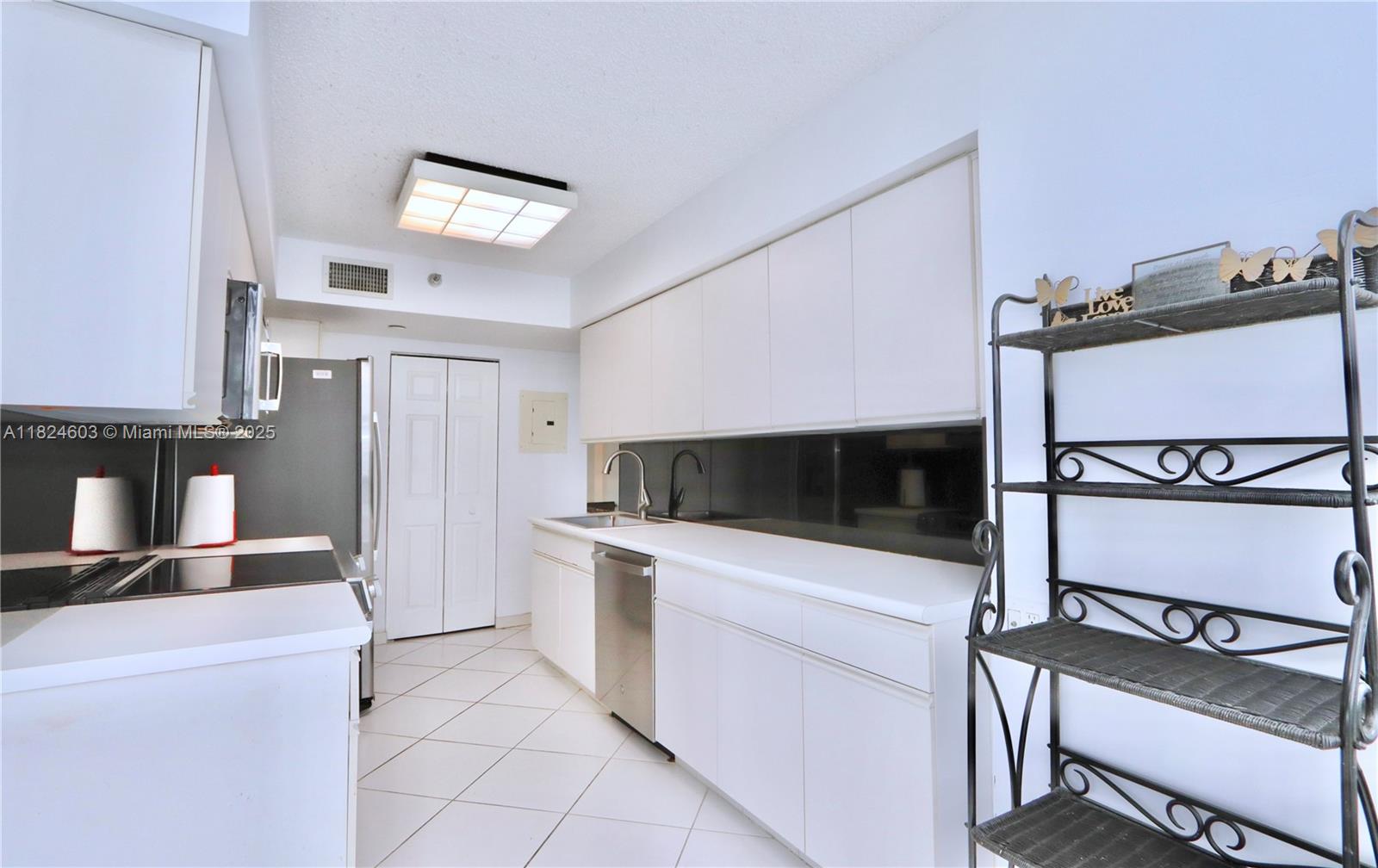 Photo of 3530 Mystic Pointe Dr  #506, Aventura, Florida, 33180 - 