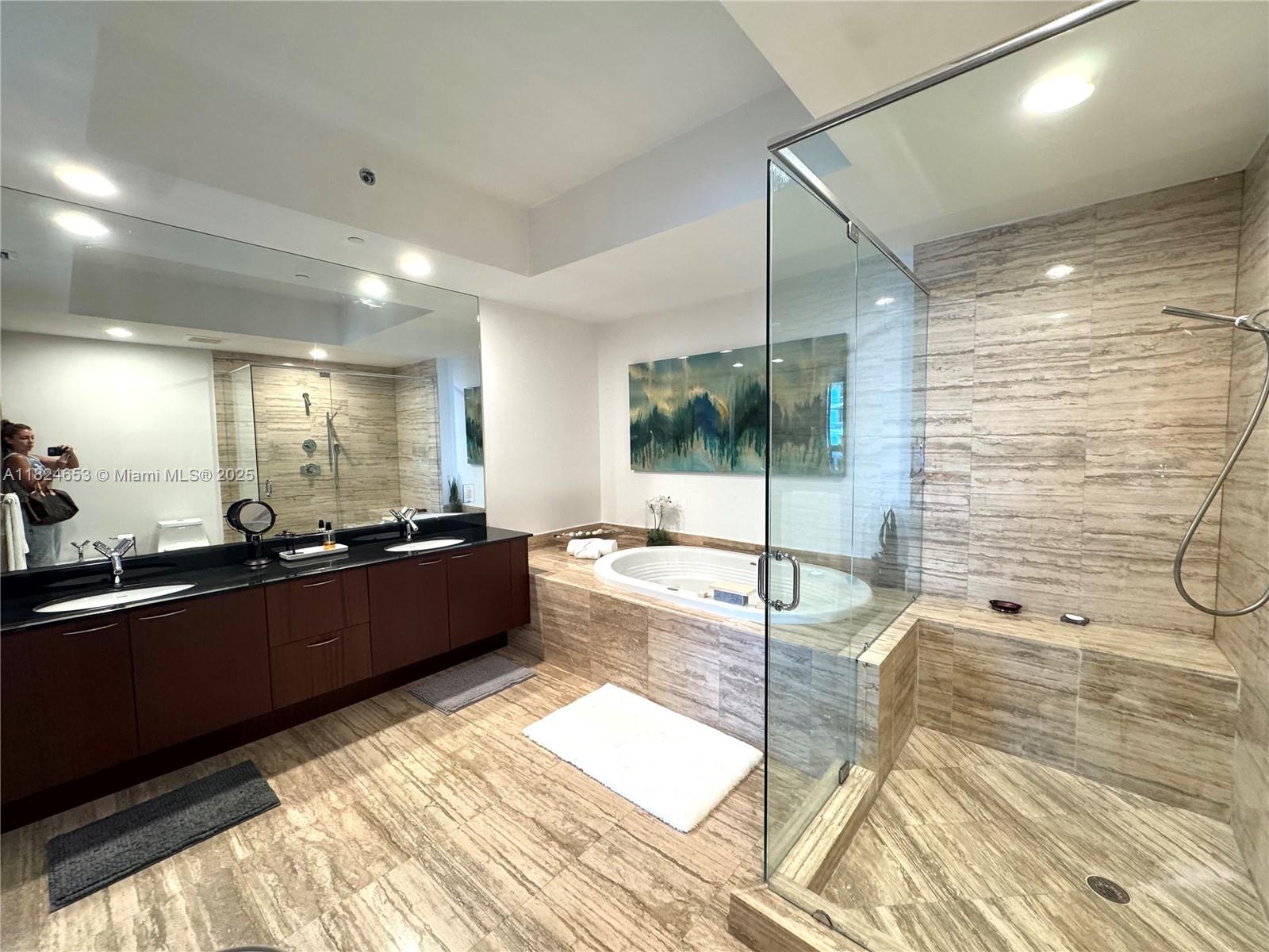 2403 2 / 3 1962 sq. ft. $ 2025-06-18 0 Photo