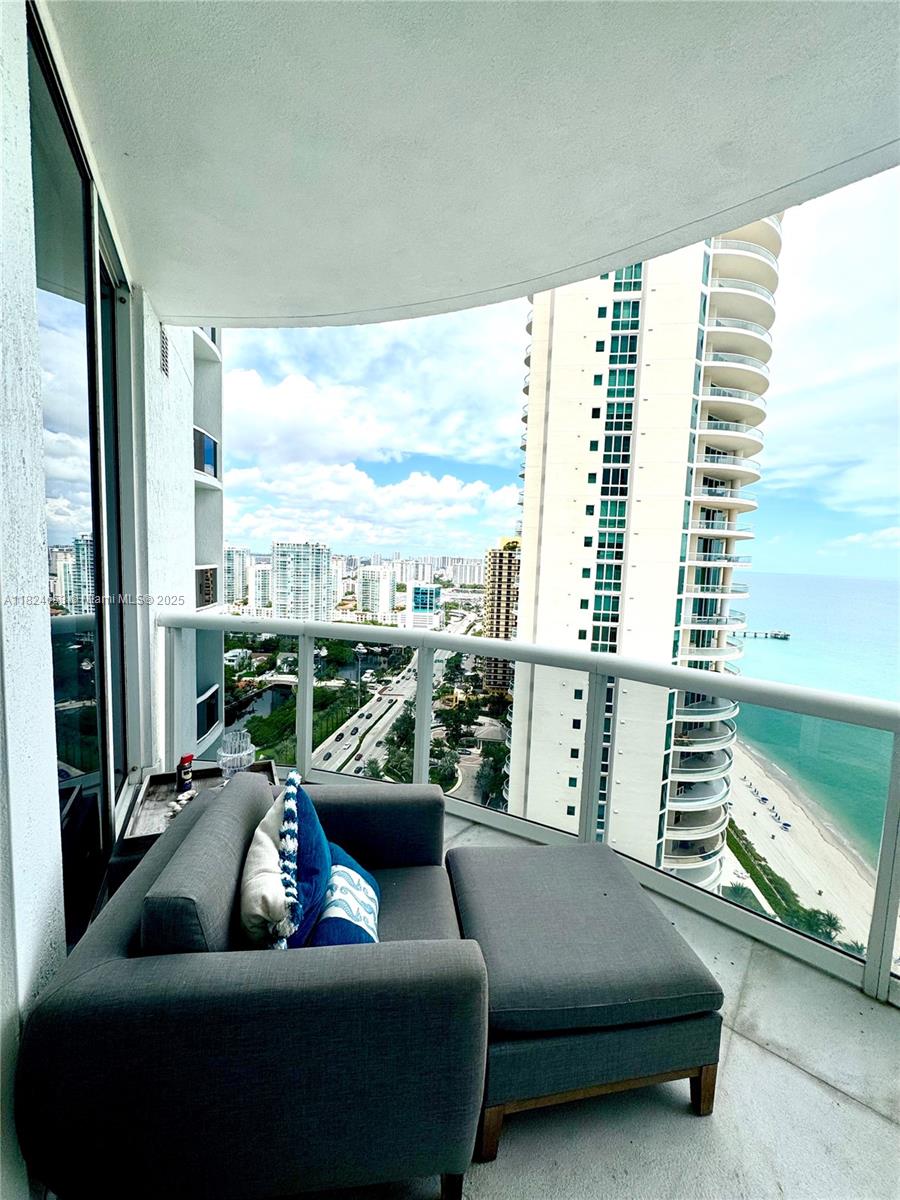 2403 2 / 3 1962 sq. ft. $ 2025-06-18 0 Photo