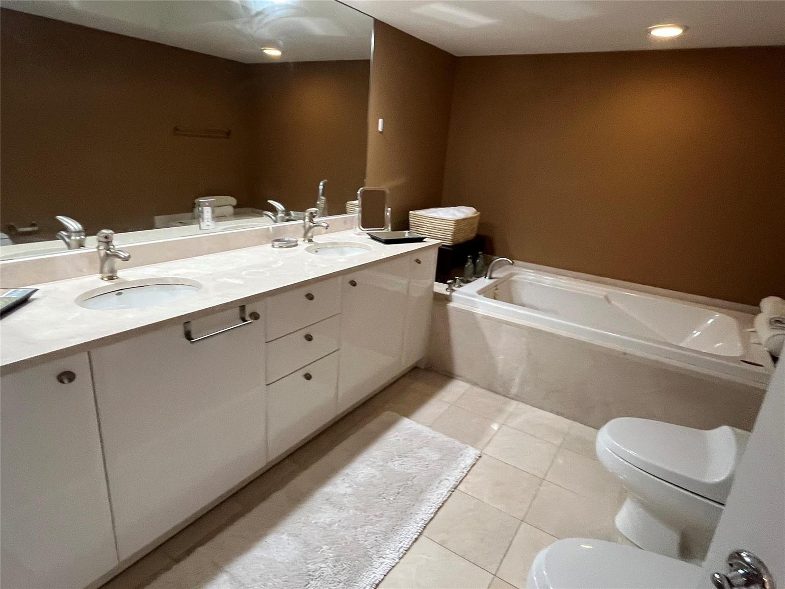 Photo of 16500 Collins  #2052, Sunny Isles Beach, Florida, 33160 - Photo 23