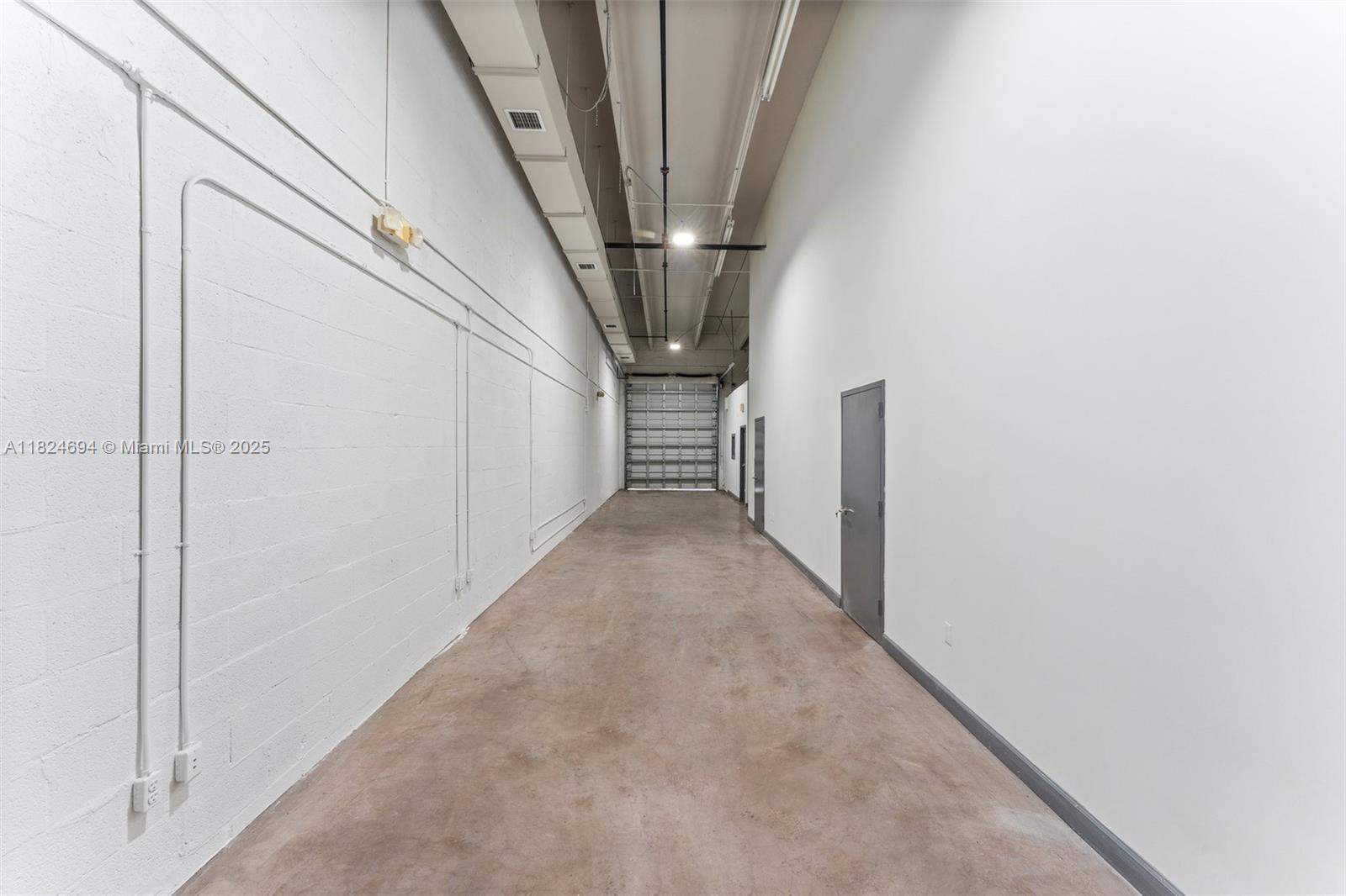 See details 33 / sq. ft. $ 2025-06-18 0 Photo