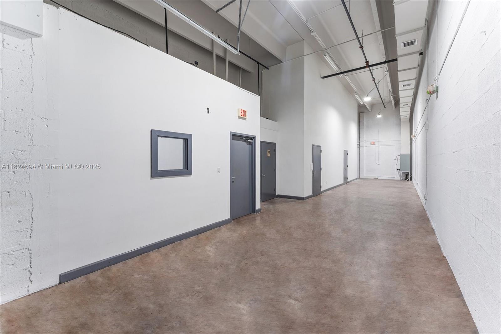 See details 33 / sq. ft. $ 2025-06-18 0 Photo