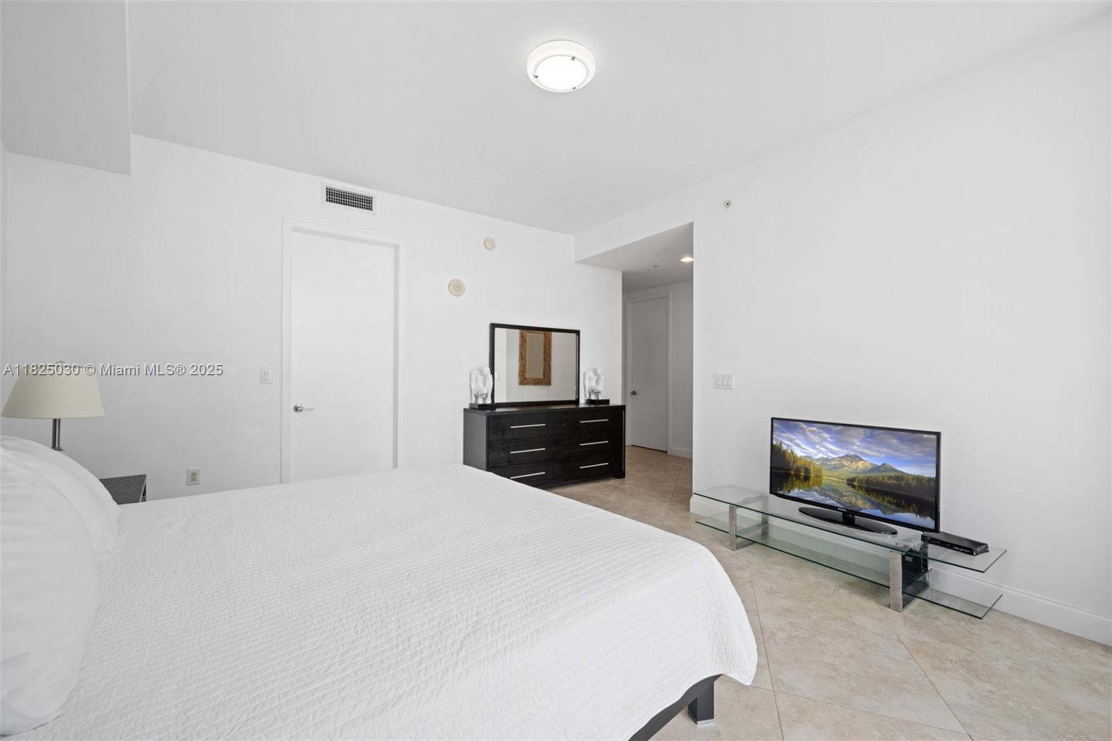 See details 4705 2 / 2 1577 sq. ft. $ 2025-06-18 0 Photo