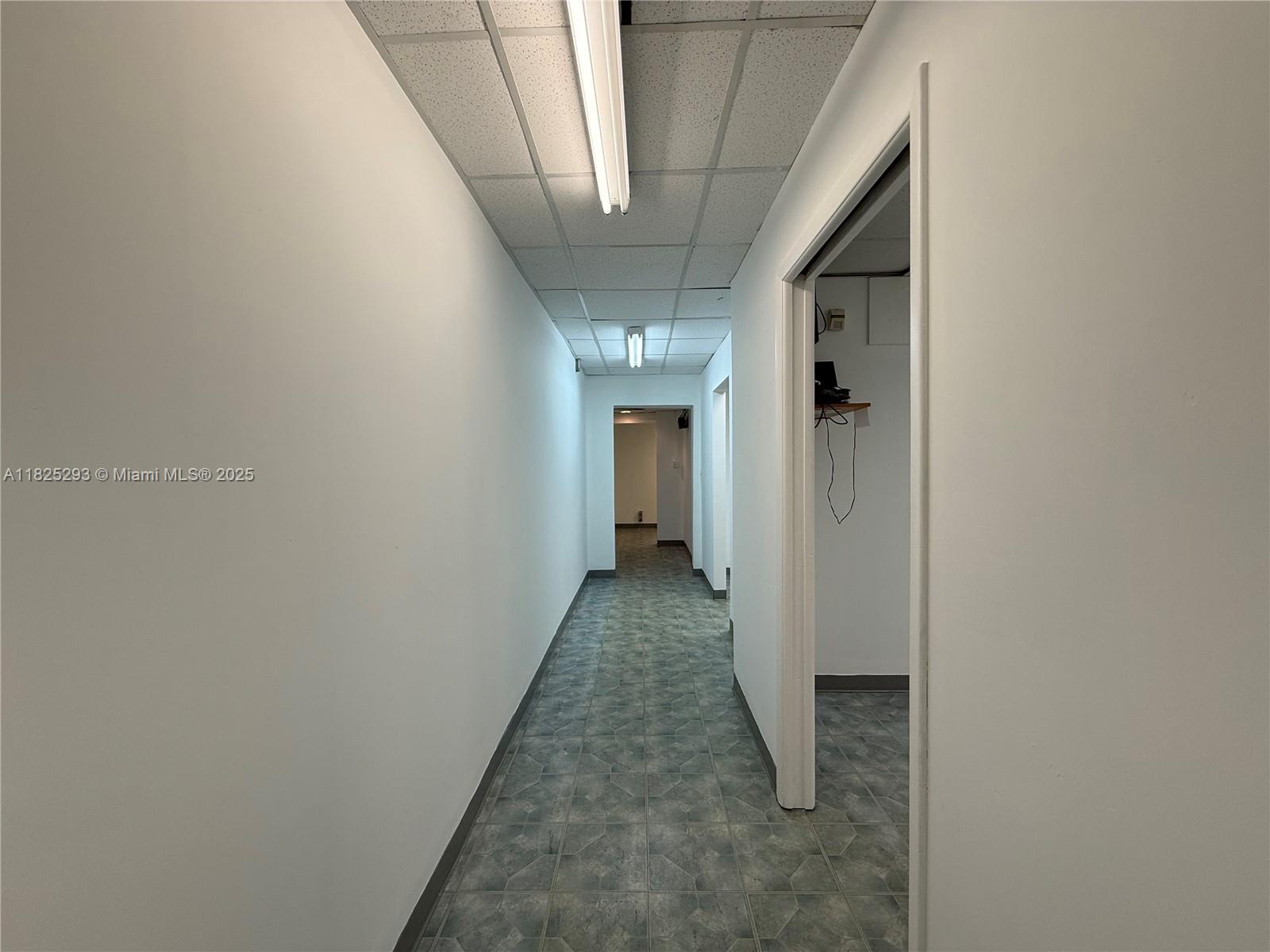 See details 916 / sq. ft. $ 2025-06-19 0 Photo