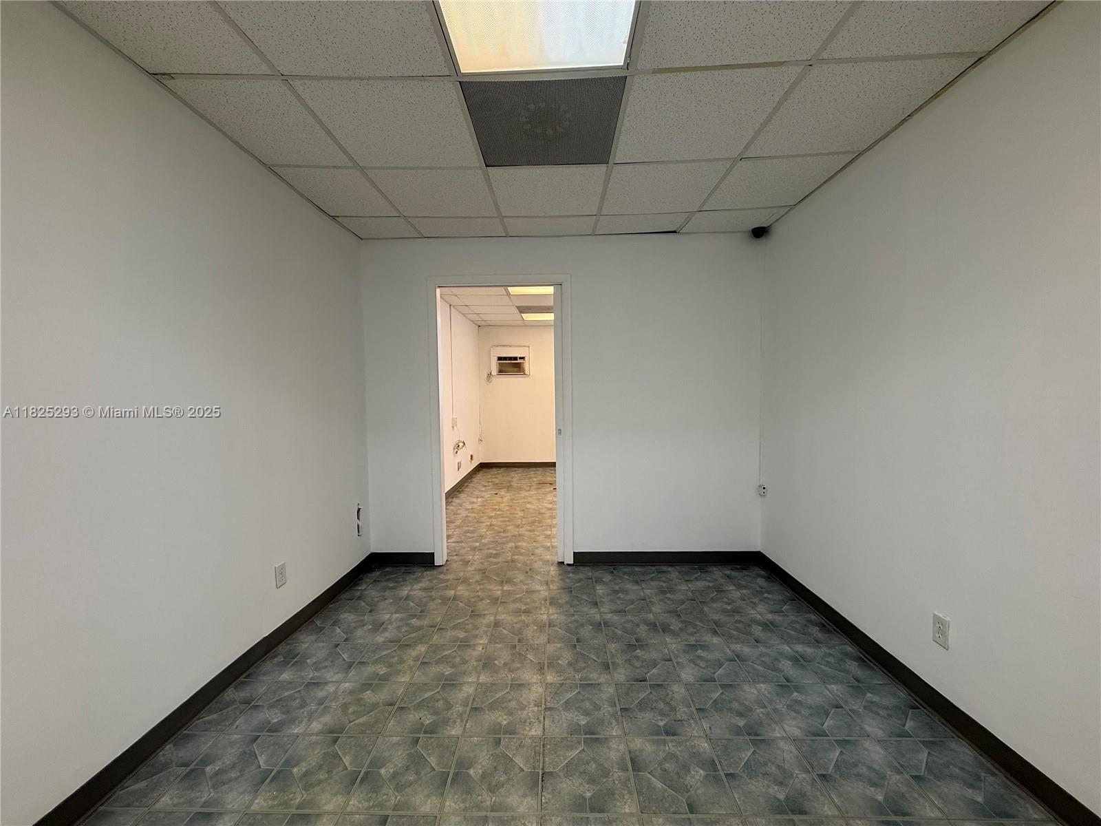 See details 916 / sq. ft. $ 2025-06-19 0 Photo