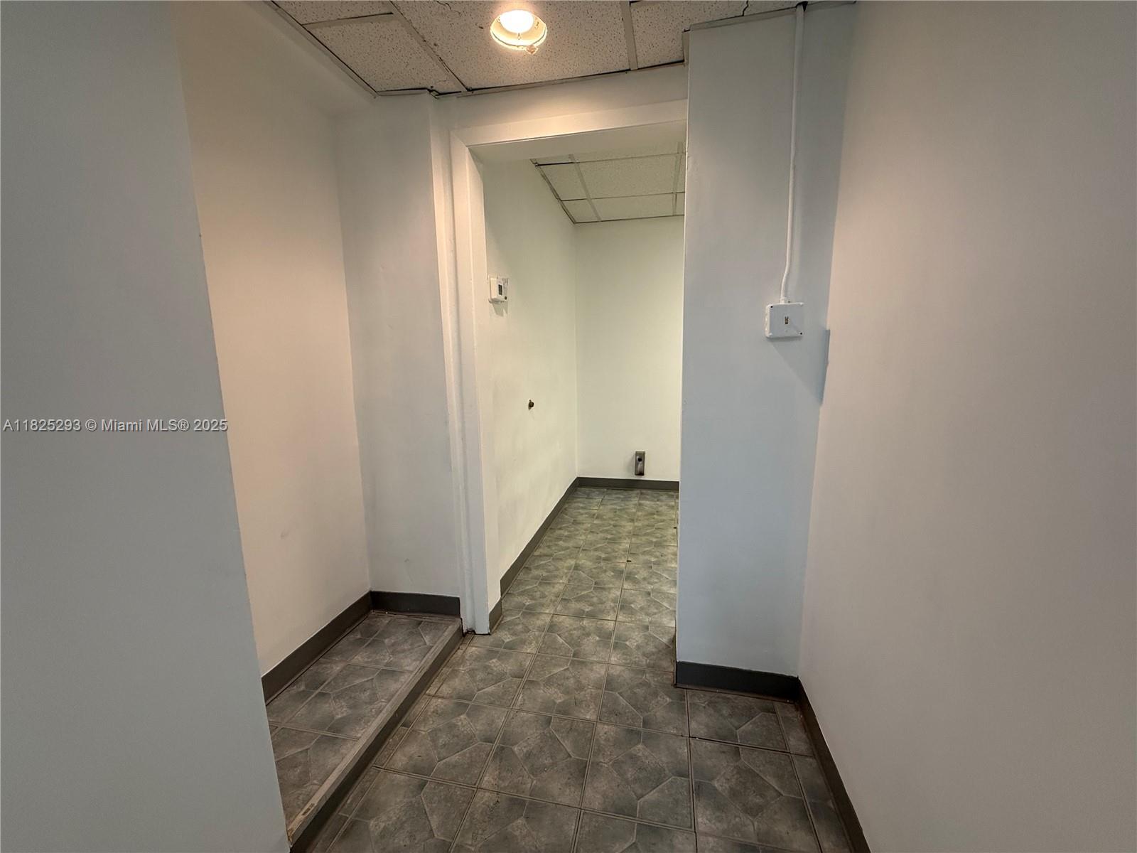 See details 916 / sq. ft. $ 2025-06-19 0 Photo