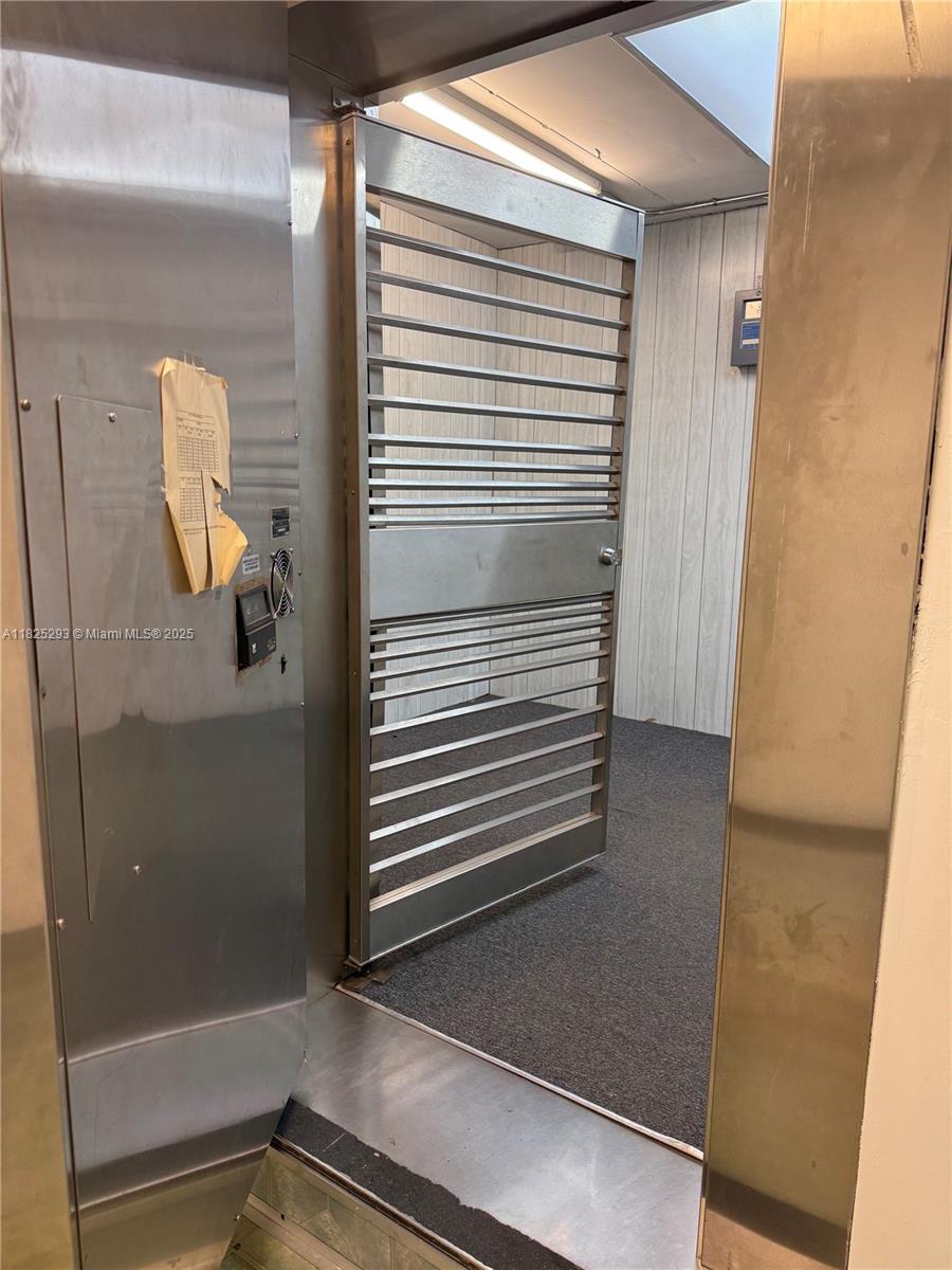 See details 916 / sq. ft. $ 2025-06-19 0 Photo