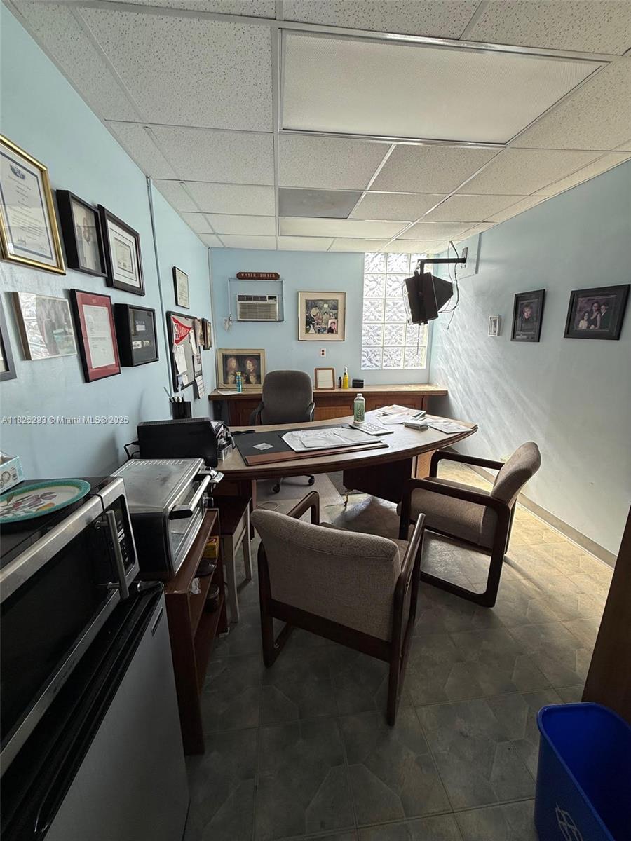 See details 916 / sq. ft. $ 2025-06-19 0 Photo