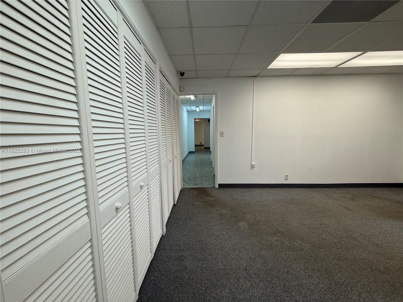 See details 916 / sq. ft. $ 2025-06-19 0 Photo