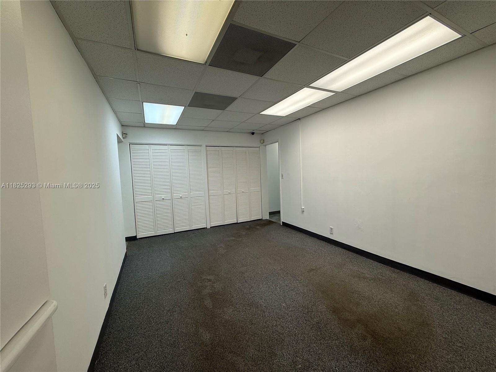 See details 916 / sq. ft. $ 2025-06-19 0 Photo