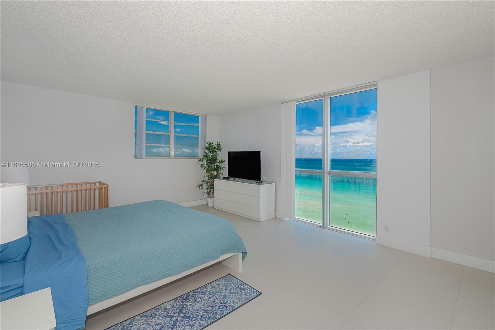 Photo of 3901 Ocean Dr  #12E, Hollywood, Florida, 33019 - 