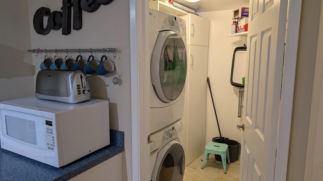 Ver detalles 9309 2 / 2 1175 sq. ft. $ 2025-10-23 0 foto