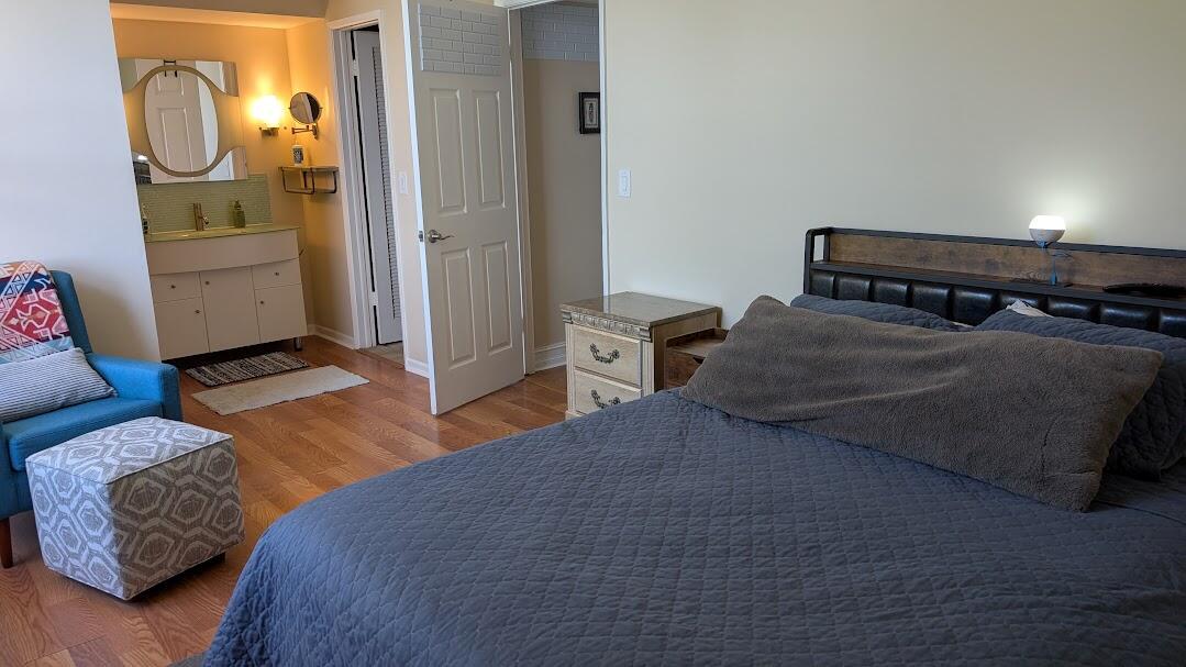 Ver detalles 9309 2 / 2 1175 sq. ft. $ 2025-10-23 0 foto