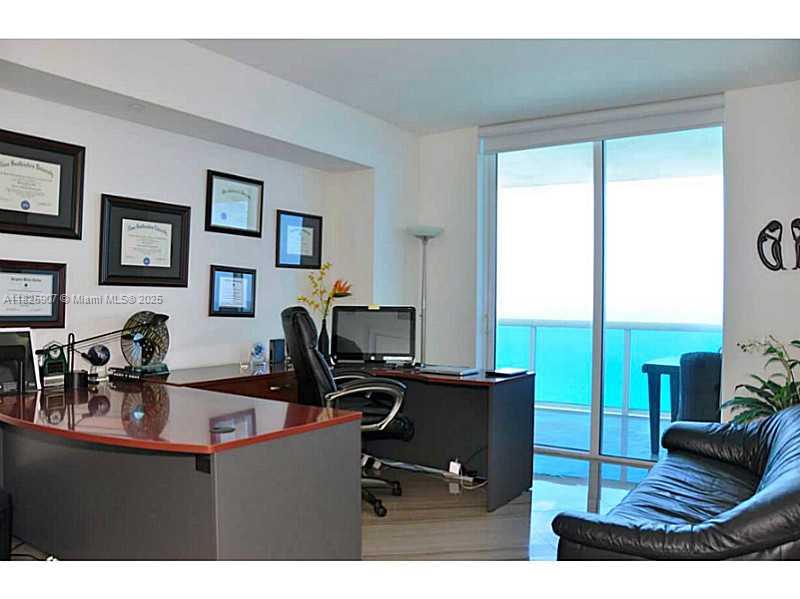Photo of 2711 OCEAN DR  #3102, Hollywood, Florida, 33019 - Bedroom