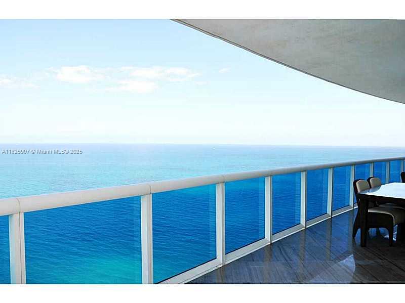 Photo of 2711 OCEAN DR  #3102, Hollywood, Florida, 33019 - View