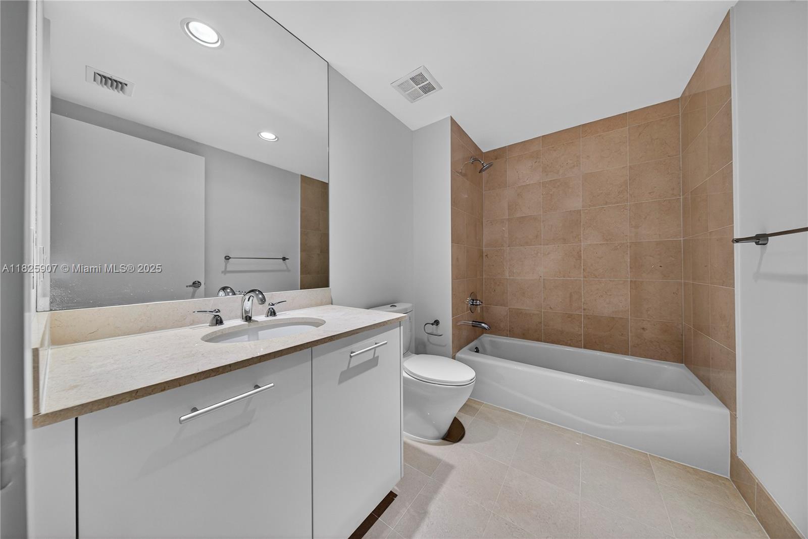 Photo of 2711 OCEAN DR  #3102, Hollywood, Florida, 33019 - GUEST BATHROOM 2