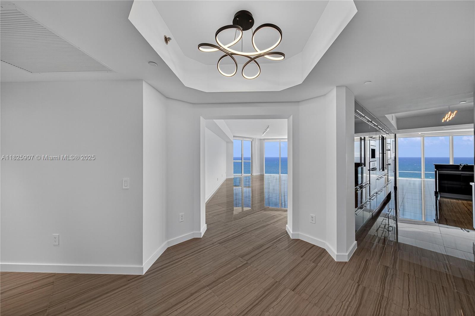 Photo of 2711 OCEAN DR  #3102, Hollywood, Florida, 33019 - ENTRANCE FOYER