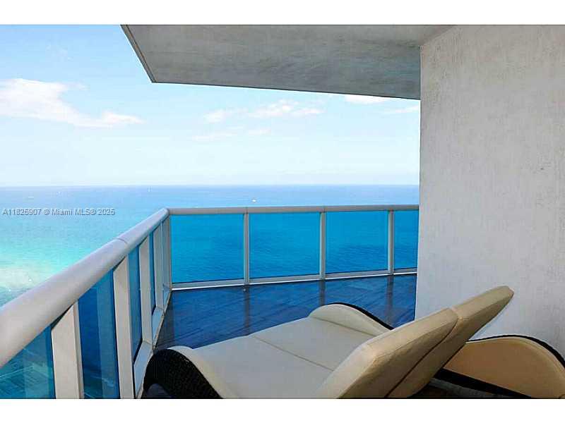 Photo of 2711 OCEAN DR  #3102, Hollywood, Florida, 33019 - View